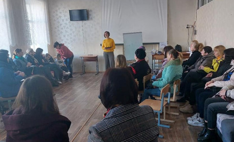 У Конотопі провели мотивуючий тренінг для переселенців. Чому навчали