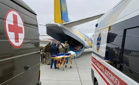 Як пораненим захисникам та захисницям потрапити на лікування за кордон: алгоритм дій