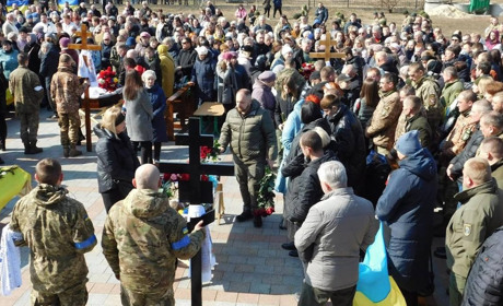 У Конотопі попрощалися з шістьма полеглими за Україну воїнами тероборони. Відео