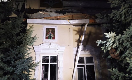 Ракетна атака в Одесі: влучання у будівлю монастиря, чотири людини постраждали