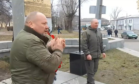 "І місто розквітне". Діяльність окупаційної "влади" Лисичанська висміяли в карикатурах