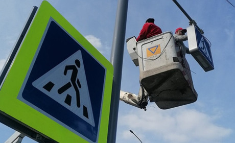 У Старокостянтинові облаштовують нові пішохідні переходи та відновлюють освітлення на діючих