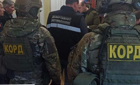 Запорізький лікар за гроші оформлював фіктивну інвалідність чоловікам призовного віку