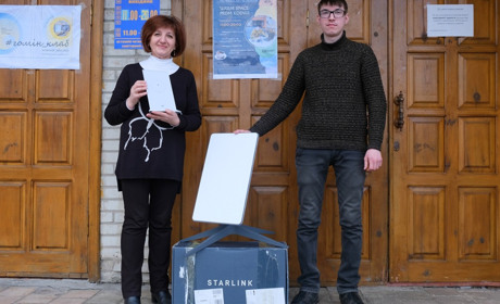 Тростянецька публічна бібліотека отримала Starlink: хто допоміг в купівлі