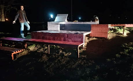 Барські активісти відремонтували вуличні меблі в парку, прибрали та пофарбували паркан біля річки