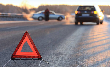 Аварія біля смт Хлібодарське: водій пішов на обгін і загинув, у пасажирки іншого авто травми