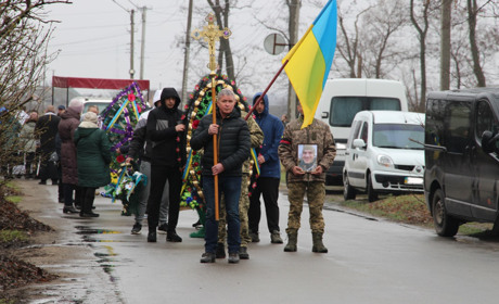 У Гадячі провели в останню путь загиблого Олега Півня