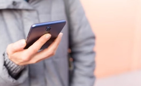 Закордонні гарячі лінії психологічної допомоги українцям: перелік країн та номерів