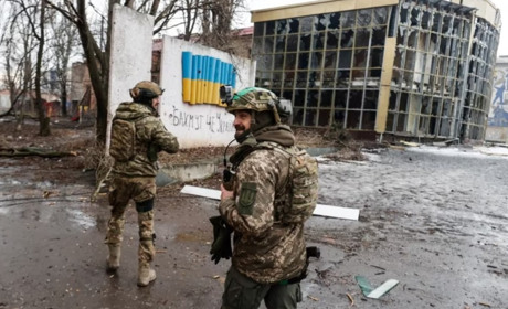 Фортеця Бахмут. Тривають вуличні бої в центрі міста, але про оточення не йдеться