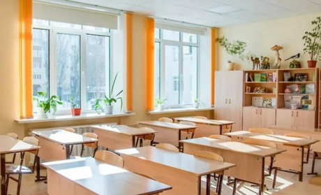 Вчителі-колаборанти Генічеська готують документи для видачі “атестатів” випускникам шкіл