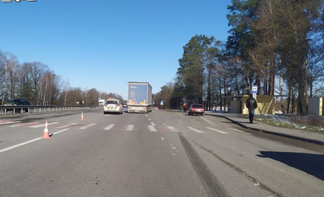 На трасі вантажівка збила хлопця на нерегульованому переході — він загинув