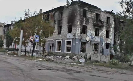 Не маючи успіхів на фронті, окупанти посилюють атаки на населення Луганщини