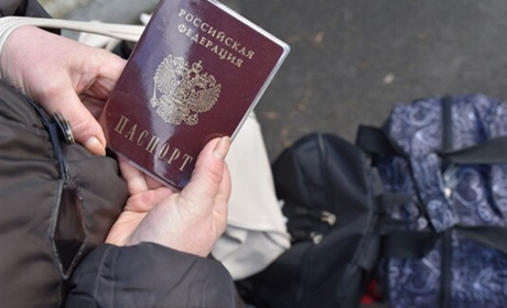 Примусова паспортизація: на окупованій Луганщині не приймають на роботу без російського паспорта