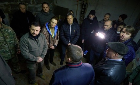 Володимир Зеленський під час поїздки на Чернігівщину побажав путіну провести залишок життя в підвалі