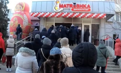 "Озвєрін" замість хлібу. Чому в супермаркетах окупованої Луганщини порожні полиці