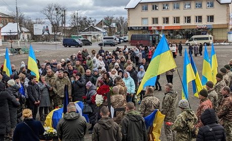 У Сарнах попрощались із сержантом ЗСУ Олександром Плискою