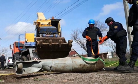 Безперервні обстріли Запоріжчини не вщухають: піротехніки знищили 500-кілограмову бомбу