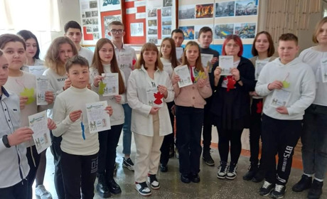 Новини воєнного часу. Старокостянтинівщина. Великодні приготування, відвідини Героїв