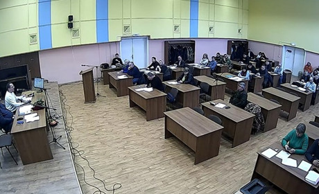 25 депутатів Старокостянтинівської міської ради підтримали звернення про заборону діяльності УПЦ мп