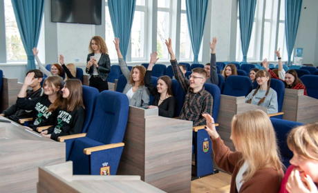 Ніжинська молодь спробувала себе в ролі політичних діячів