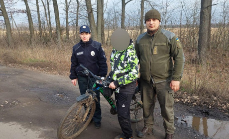 Заночував у «шалаші»: поліцейські разом з кінологами і ДСНС-никами всю ніч шукали 13-річного хлопця