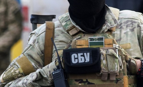 Брав "відкати" за ввезення готівки в Україну: СБУ затримала інспектора Одеської митниці