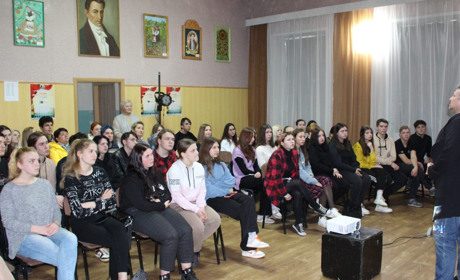 У Гадячі відбувся показ моновистави “OTVETKA@ua”