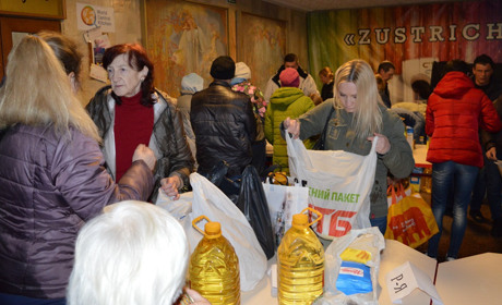 У Переяславі до Великодня тисячу продуктових наборів роздадуть переселенцям та малозабезпеченим