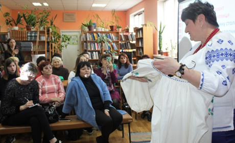 Від орнаментів й традицій – до сучасності: відбулася зустріч-презентація з Іриною Ніженець