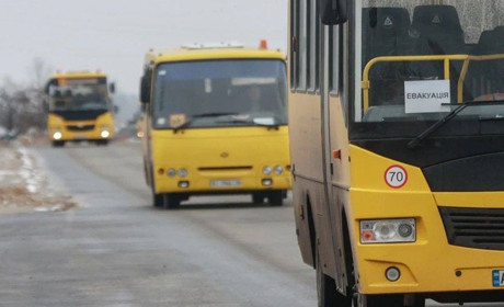 З Курахового кожної середи відправляється автобус до Покровська. Який маршрут
