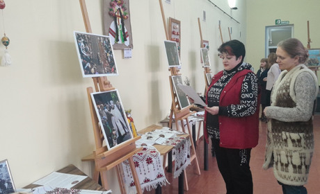 У бібліотеці діє виставка робіт працівників закладів культури