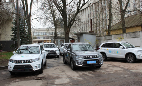 У прифронтові громади Чернігівщини передали п'ять автівок від ЮНІСЕФ