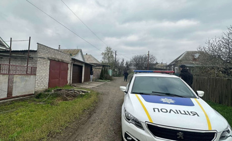 Правоохоронці встановлюють наслідки обстрілів Нікополя та району 13 квітня