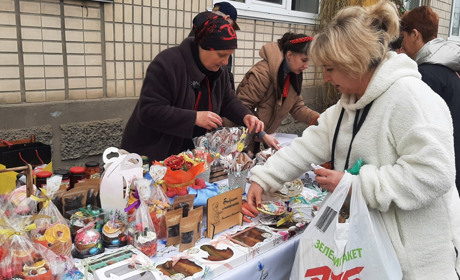 У Старокостянтинові ярмаркували на підтримку ЗСУ: зібрали більше 36000 гривень