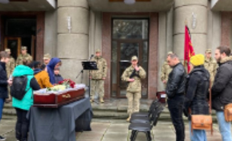 Героя з Каховки поховали в Одесі