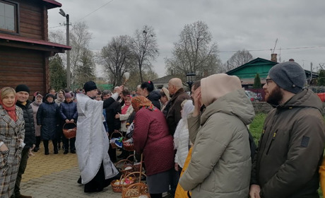 У Гадячі освячували великодні кошики