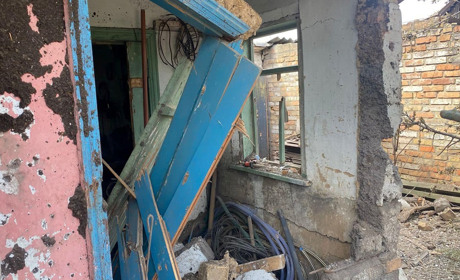 Правоохоронці показали наслідки обстрілів Нікополя на Великдень