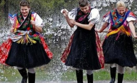 Сьогодні - Поливаний понеділок: який традицій потрібно дотримуватися та чого робити не слід