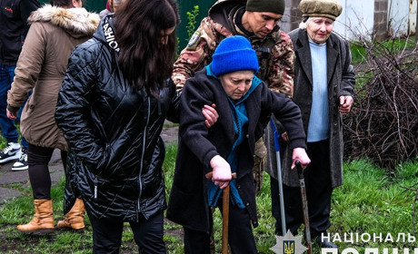 З Красногорівки евакуювали ще 5 дітей з батьками. Скільки людей залишаються у місті