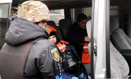 З Гуляйполя продовжується евакуація дітей: поліція просить не зволікати тих хто лишився