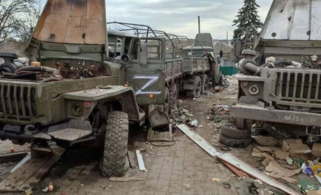 Окупанти забрали приміщення “Нової пошти” у Генічеську під СТО розбитої військової техніки