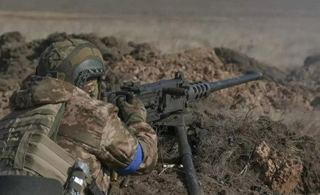 Ситуація в Бахмуті: бої йдуть у районі залізничної станції, підірвано Народний дім культури