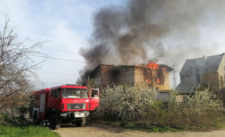 У Каховці згорів будинок