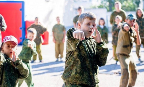 У Криму росіяни облаштували "військово-патріотичні" табори та запрошують туди дітей з ТОТ
