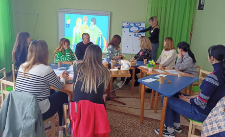 Як підтримати дітей та батьків в надзвичайних ситуаціях: у “Калинці” пройшла зустріч із психологами