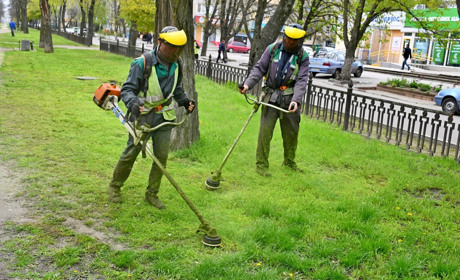 «Нікопольводоканал» та «Паркове господарство» шукають працівників: які вакансії та умови