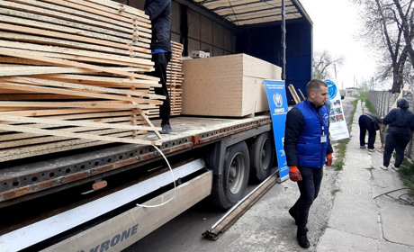 Мешканці Курахівки отримали будматеріали. Хто допоміг