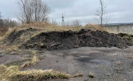 Можуть забруднити ґрунтові води: Держекоінспекція застерігає щодо зберігання гудронів у Дрогобичі