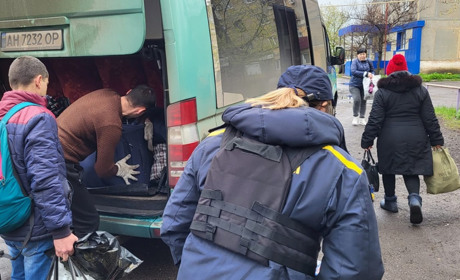 Через небезпеку Торецьку громаду продовжують покидати цивільні: серед екакуйованих троє дітей