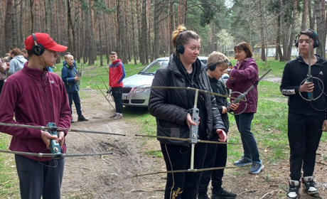 "Полювання на лисиць": старокостянтинівці треті у обласних відкритих змаганнях з радіопеленгації